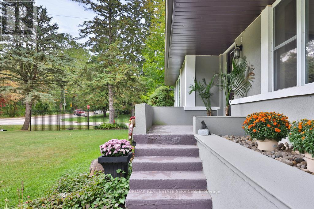 112 Sulphur Springs Road, Hamilton, Ontario  L9G 1M1 - Photo 28 - X12432693