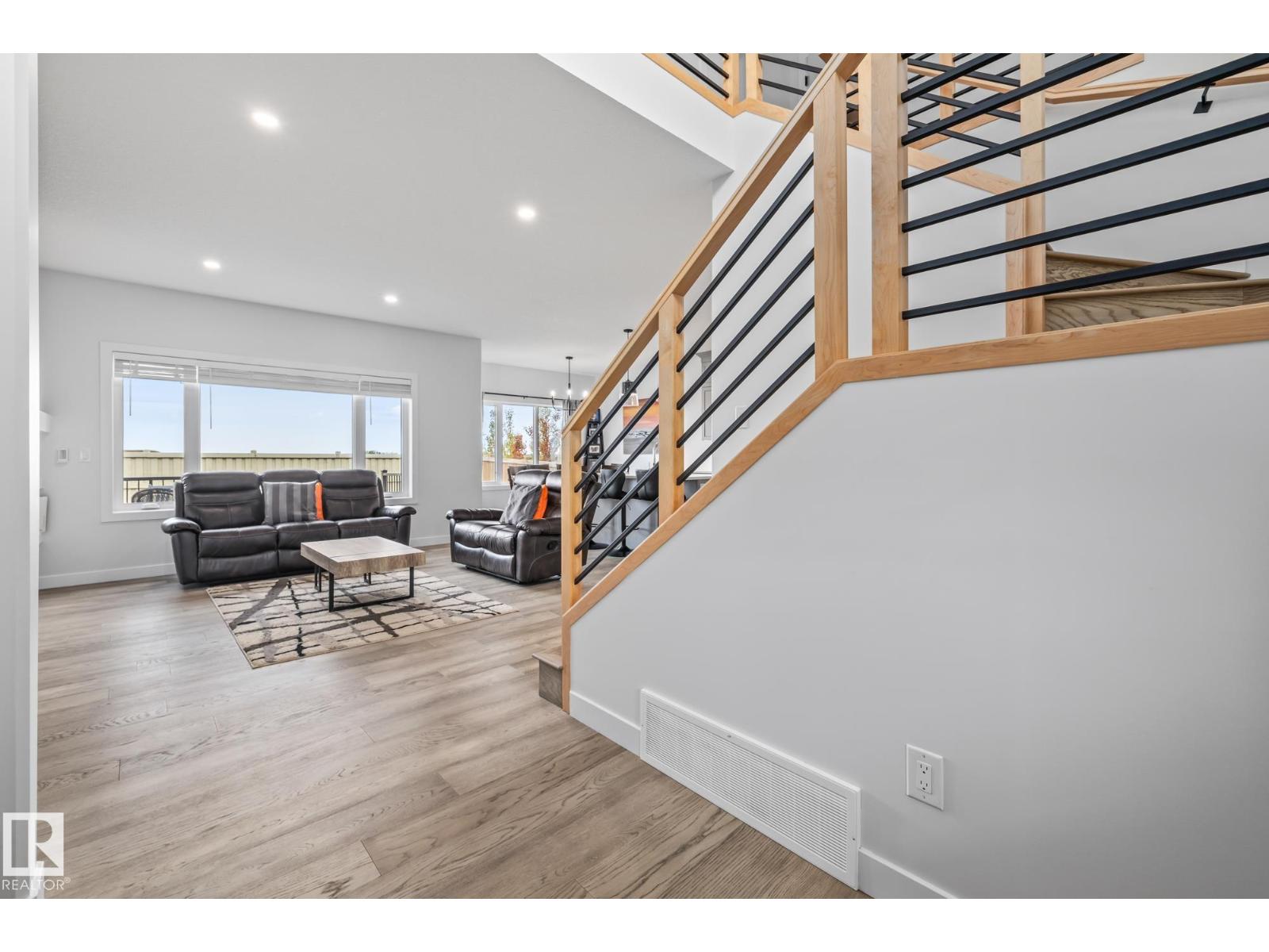 34 Edgefield Way, St. Albert, Alberta  T8N 8A1 - Photo 4 - E4459983