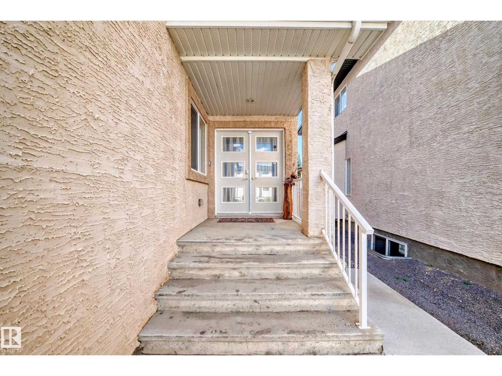 16756 61 St Nw, Edmonton, Alberta  T5Y 0W7 - Photo 3 - E4459984