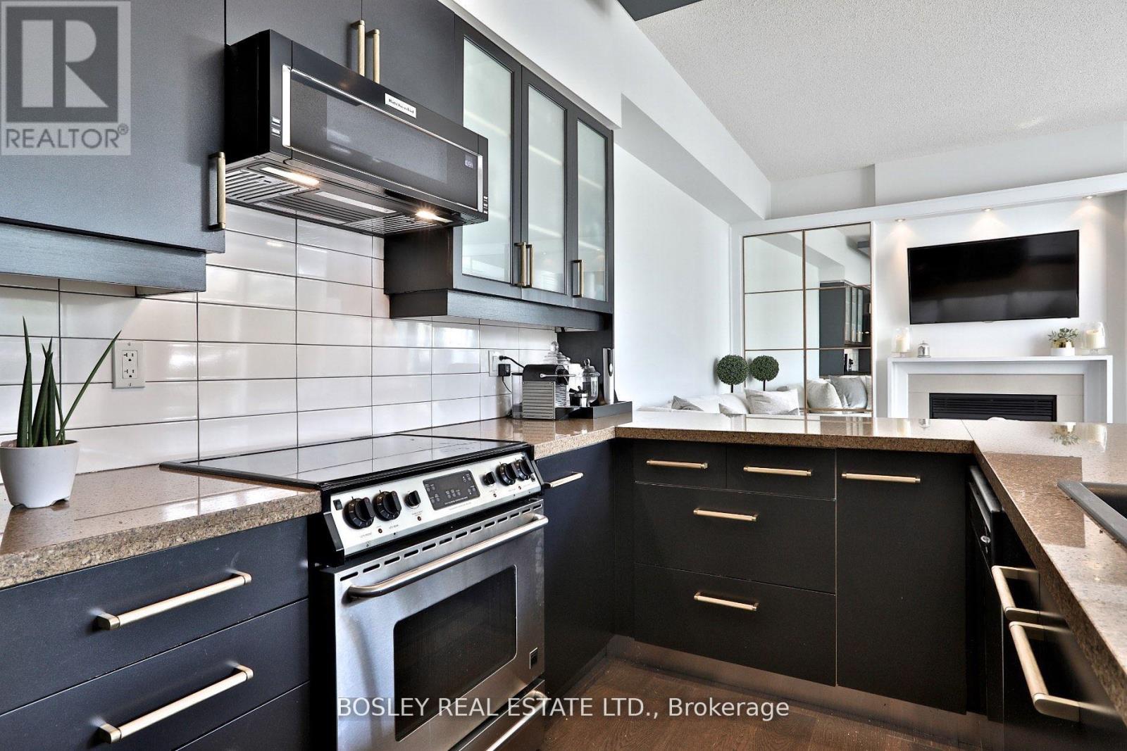 208w - 500 Queens Quay W, Toronto, Ontario  M5V 3K8 - Photo 10 - C12432719