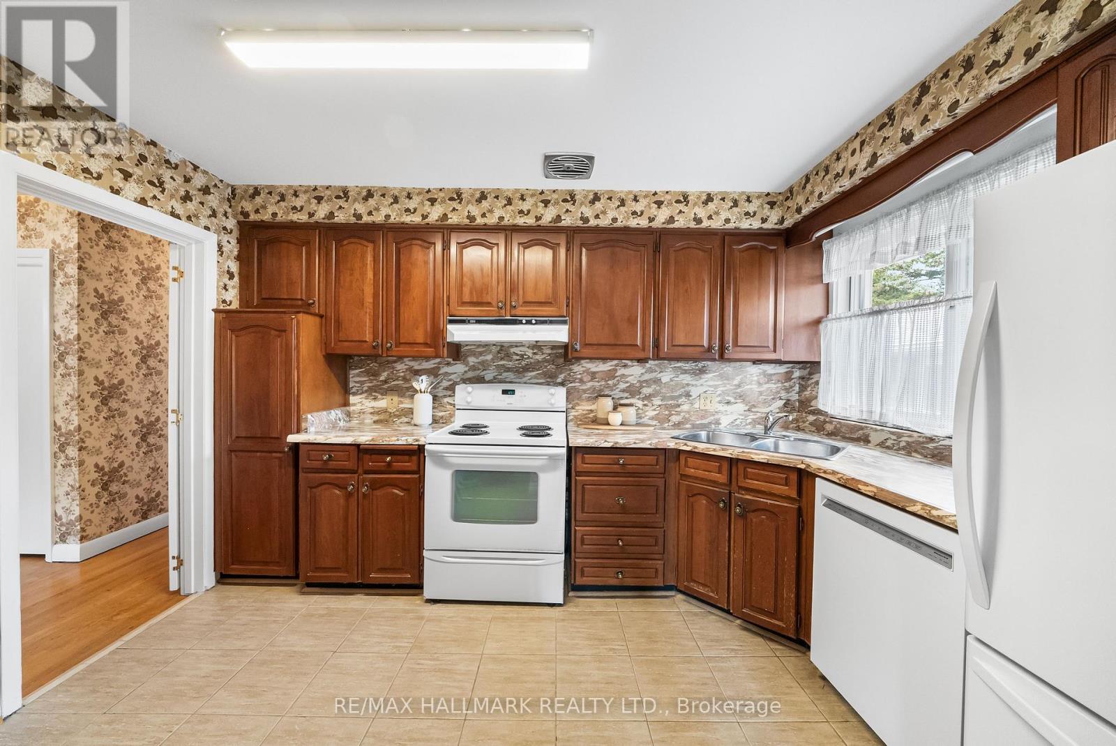 232 Newton Drive, Toronto, Ontario  M2M 2P3 - Photo 10 - C12432739