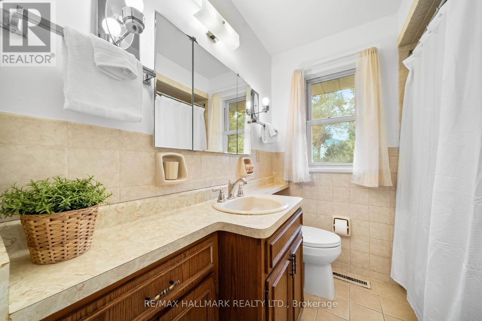 232 Newton Drive, Toronto, Ontario  M2M 2P3 - Photo 21 - C12432739