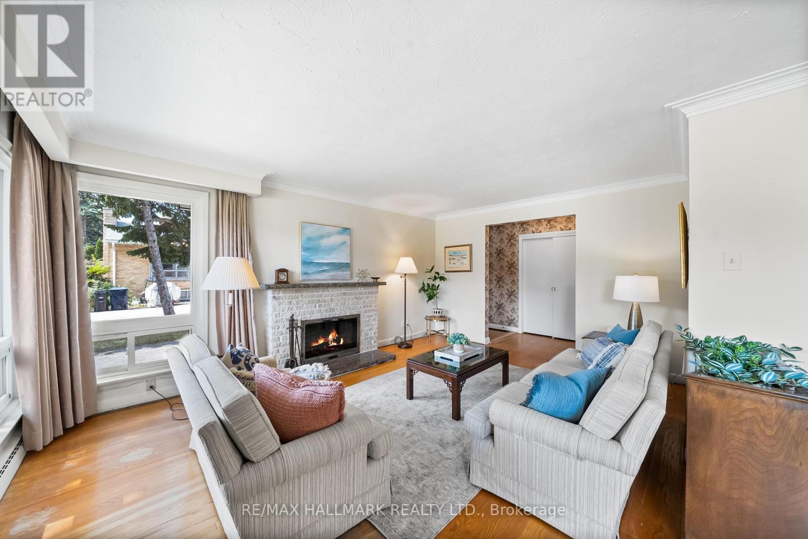 232 Newton Drive, Toronto, Ontario  M2M 2P3 - Photo 5 - C12432739