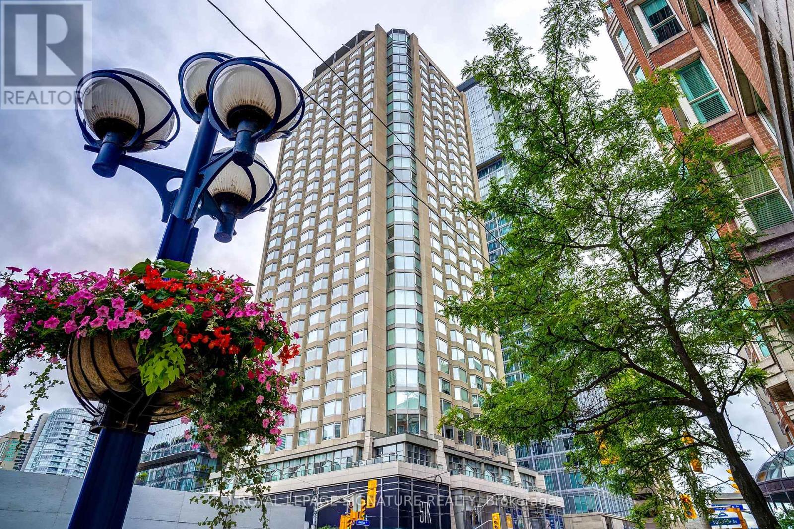 1218 - 155 YORKVILLE AVENUE, Toronto, Ontario