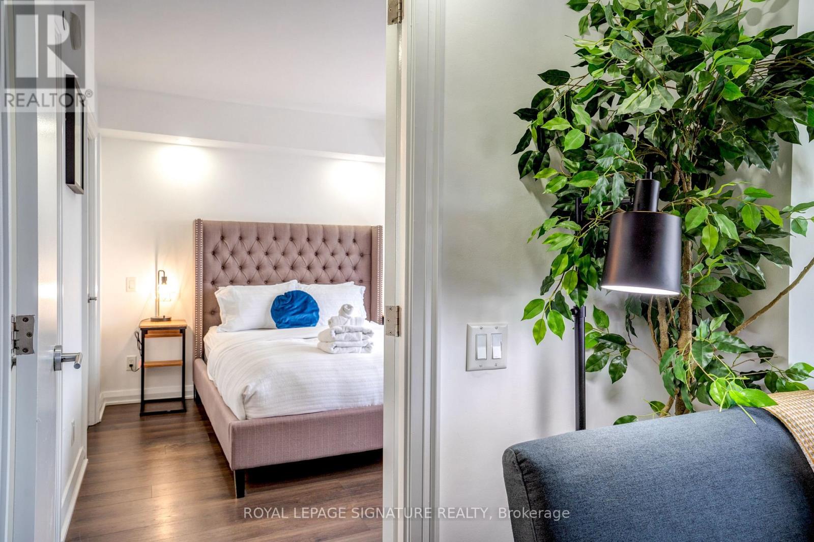 1218 - 155 Yorkville Avenue, Toronto, Ontario  M5R 0B4 - Photo 13 - C12432795