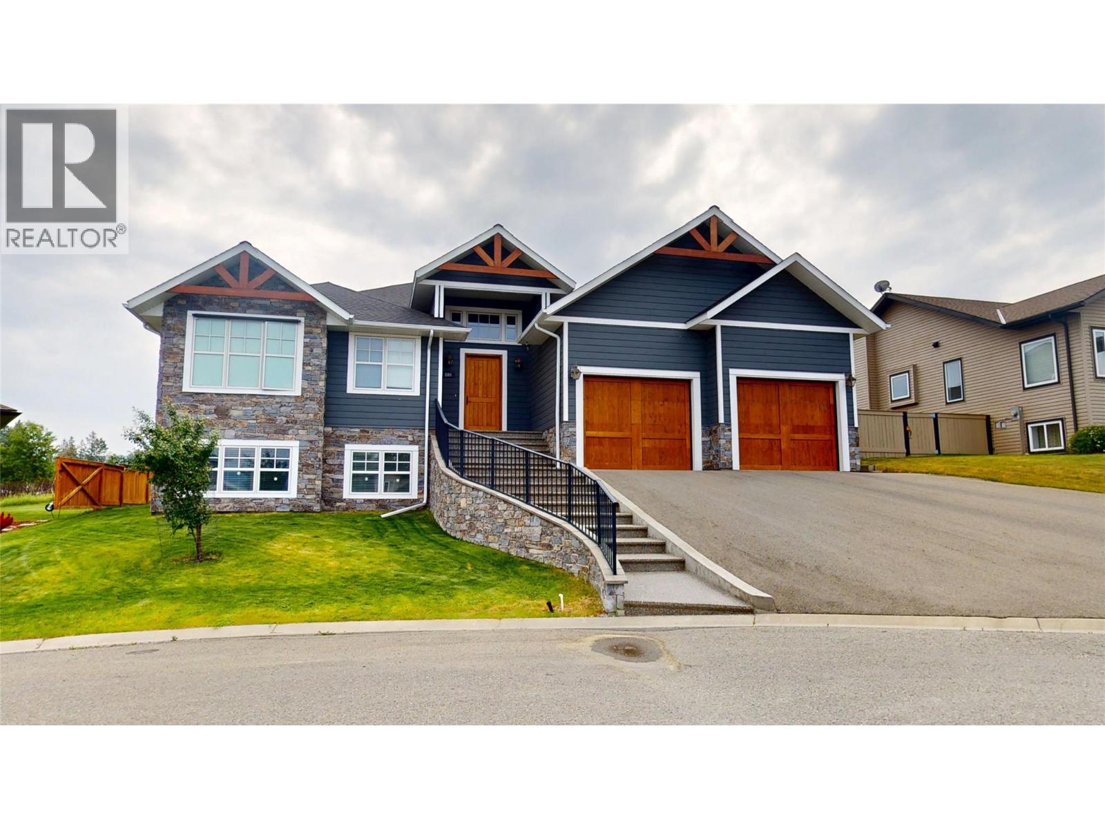 800 22nd Avenue S, Cranbrook, British Columbia  V1C 6Y7 - Photo 1 - 10364370