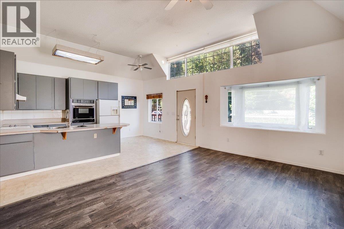 1090 3b Highway, Beaver Falls, British Columbia  V0G 1P0 - Photo 9 - 10364296