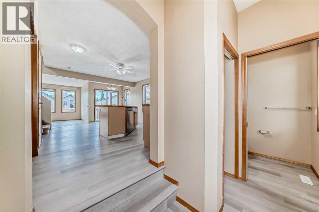 1183 Everridge Drive Sw, Calgary, Alberta  T2Y 4T2 - Photo 4 - A2243279