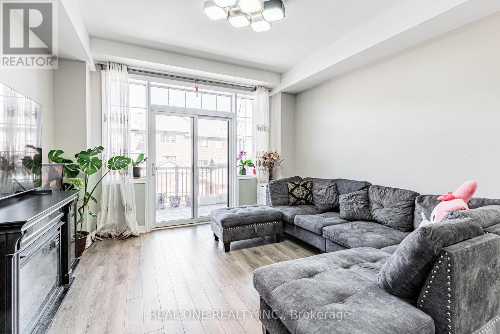 4798 16th Avenue, Markham, Ontario  L6C 0V8 - Photo 13 - N12432732