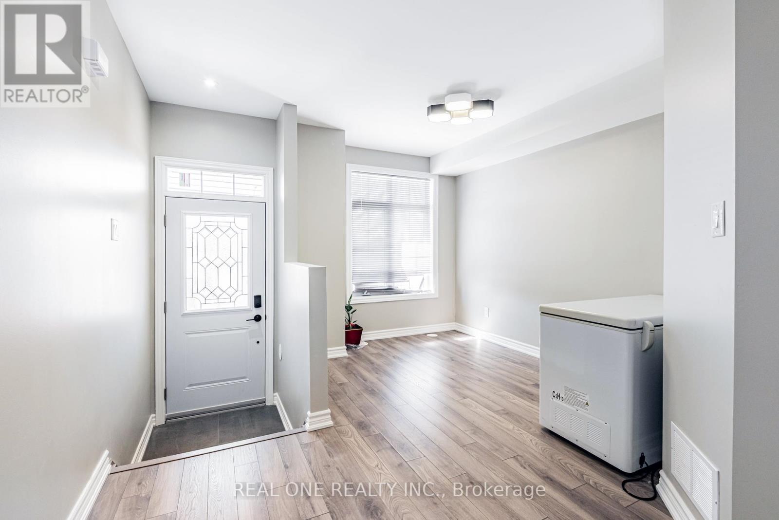 4798 16th Avenue, Markham, Ontario  L6C 0V8 - Photo 3 - N12432732