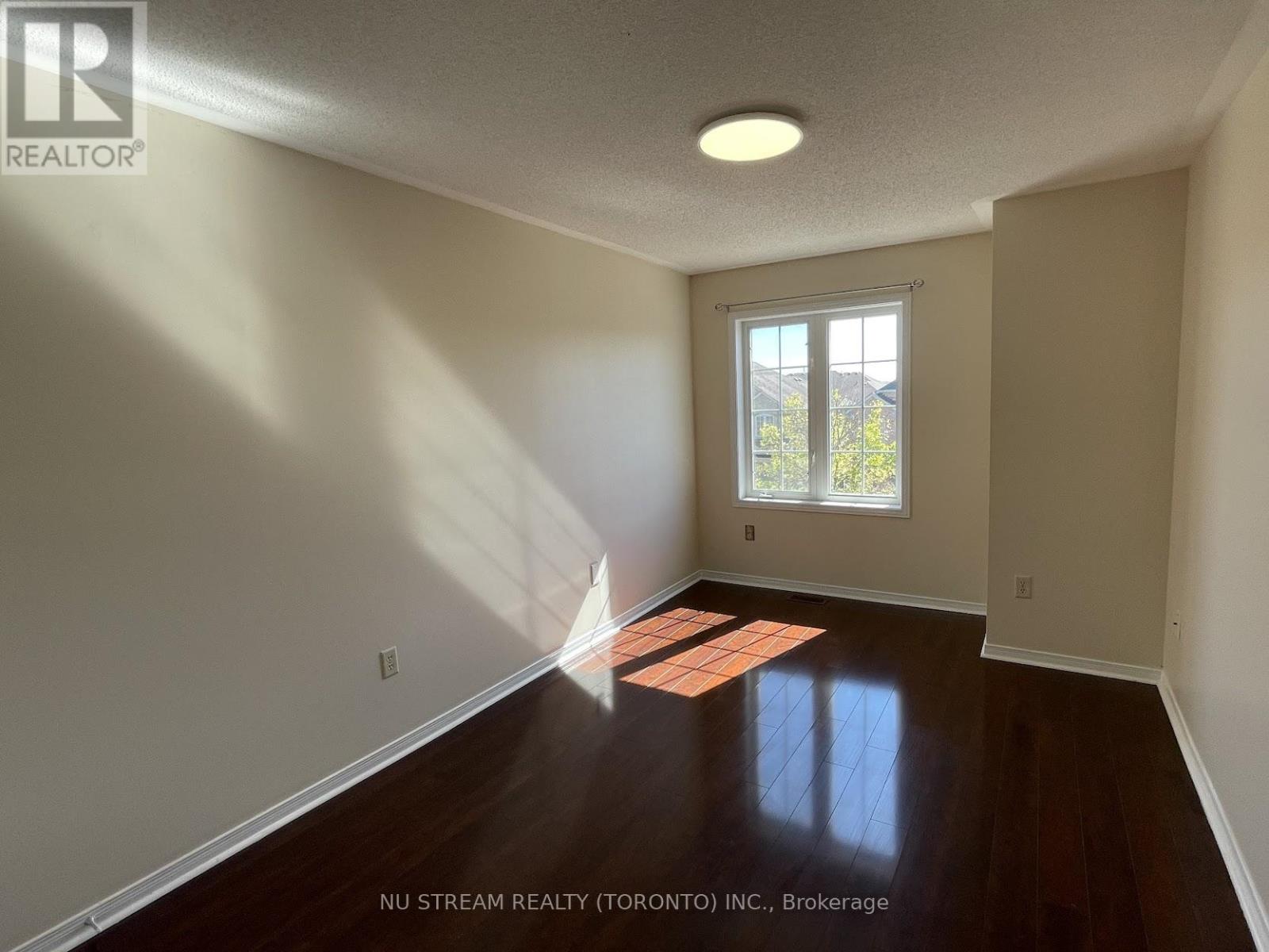 26 Martell Gate, Aurora, Ontario  L4G 0C4 - Photo 10 - N12432738