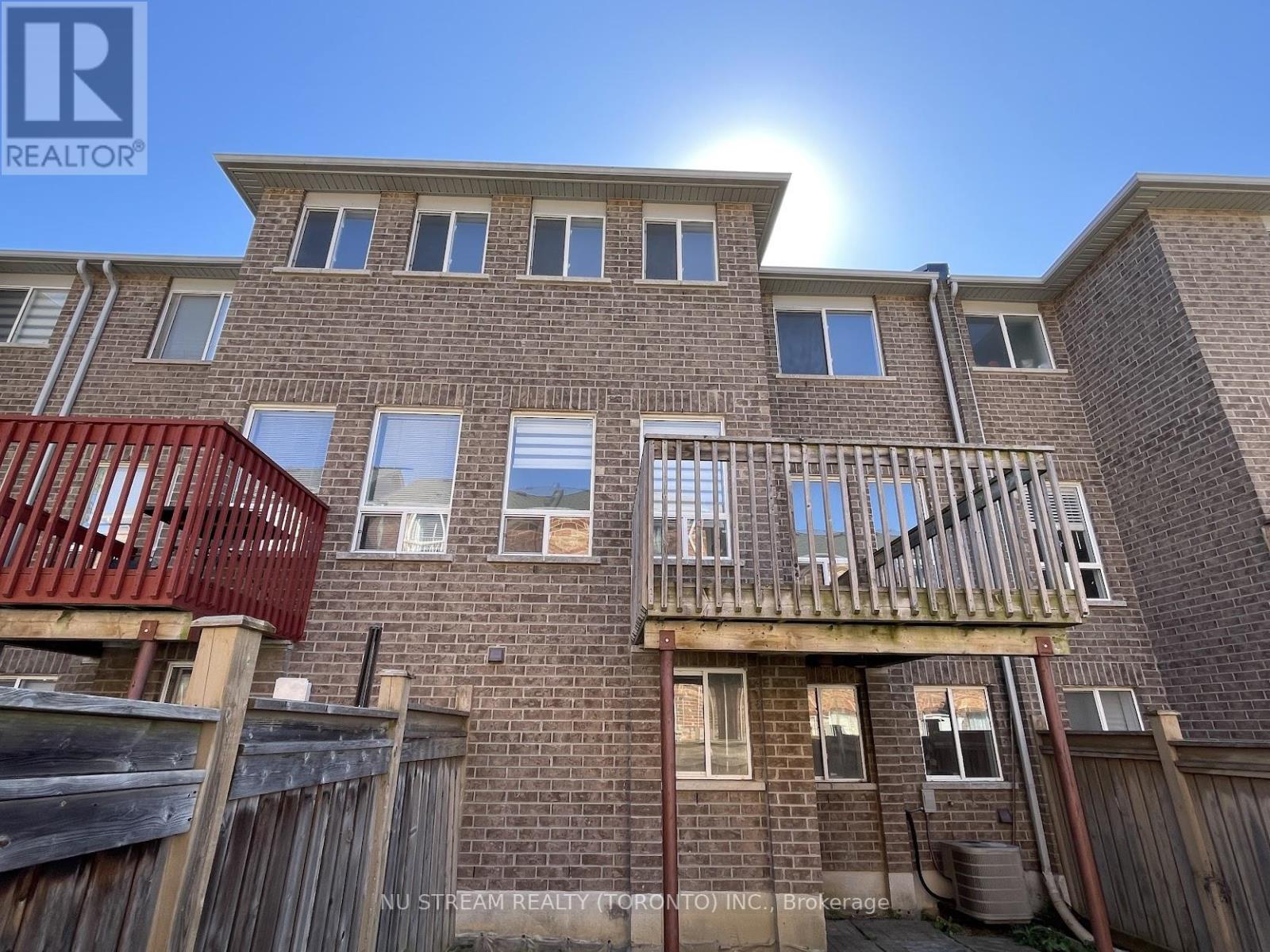 26 Martell Gate, Aurora, Ontario  L4G 0C4 - Photo 13 - N12432738