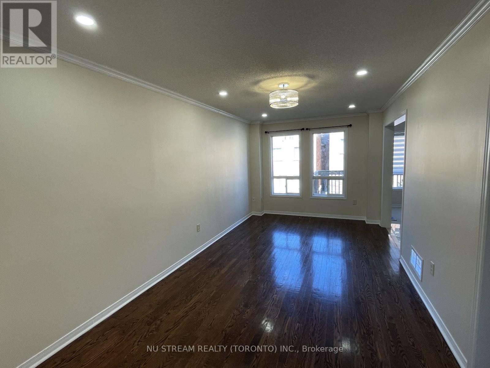 26 Martell Gate, Aurora, Ontario  L4G 0C4 - Photo 6 - N12432738