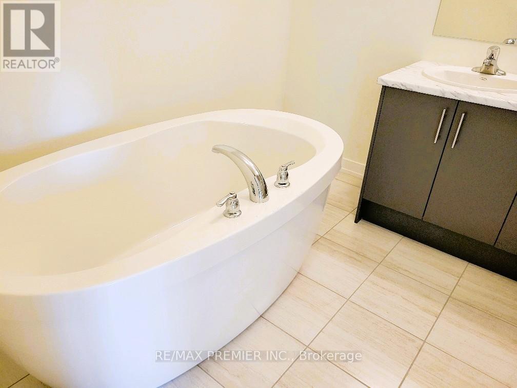 3 Ghent Drive, Vaughan, Ontario  L4H 4T8 - Photo 16 - N12432745