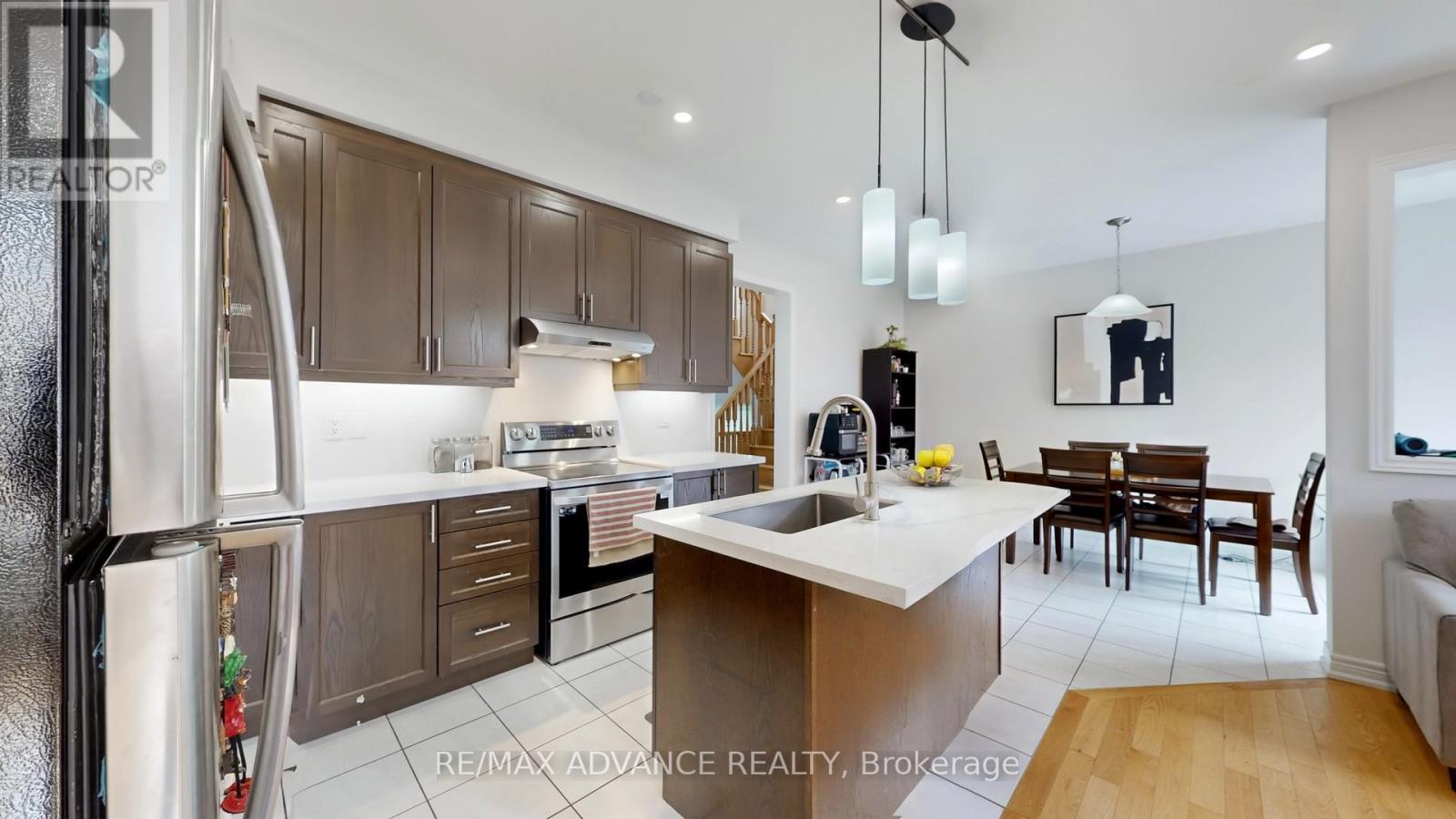 127 Decast Crescent, Markham, Ontario  L6B 1N8 - Photo 13 - N12432760