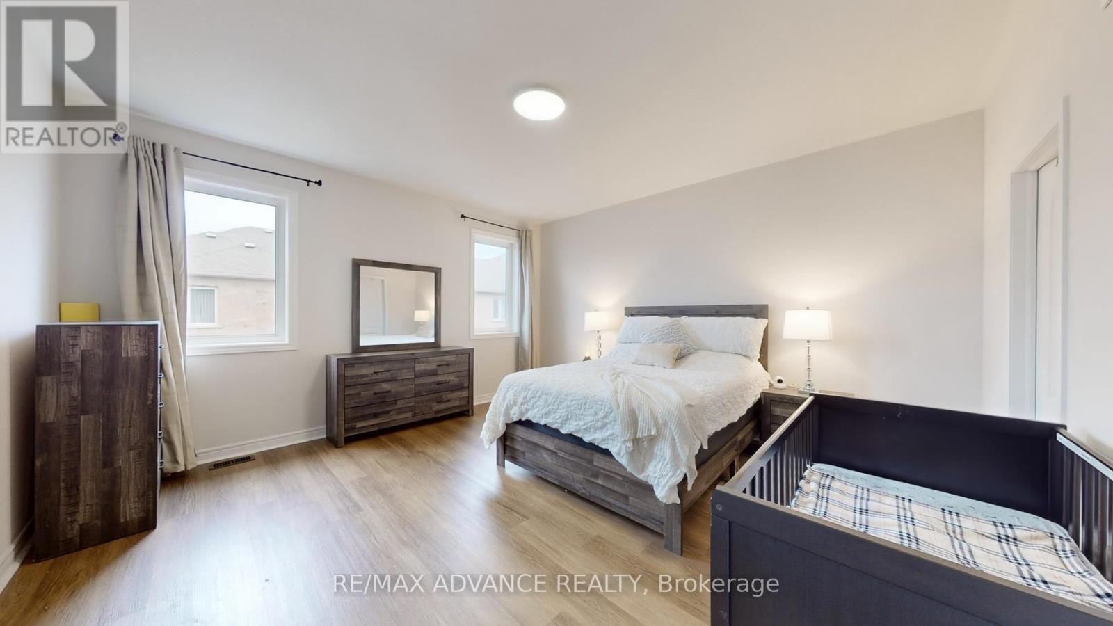 127 Decast Crescent, Markham, Ontario  L6B 1N8 - Photo 26 - N12432760
