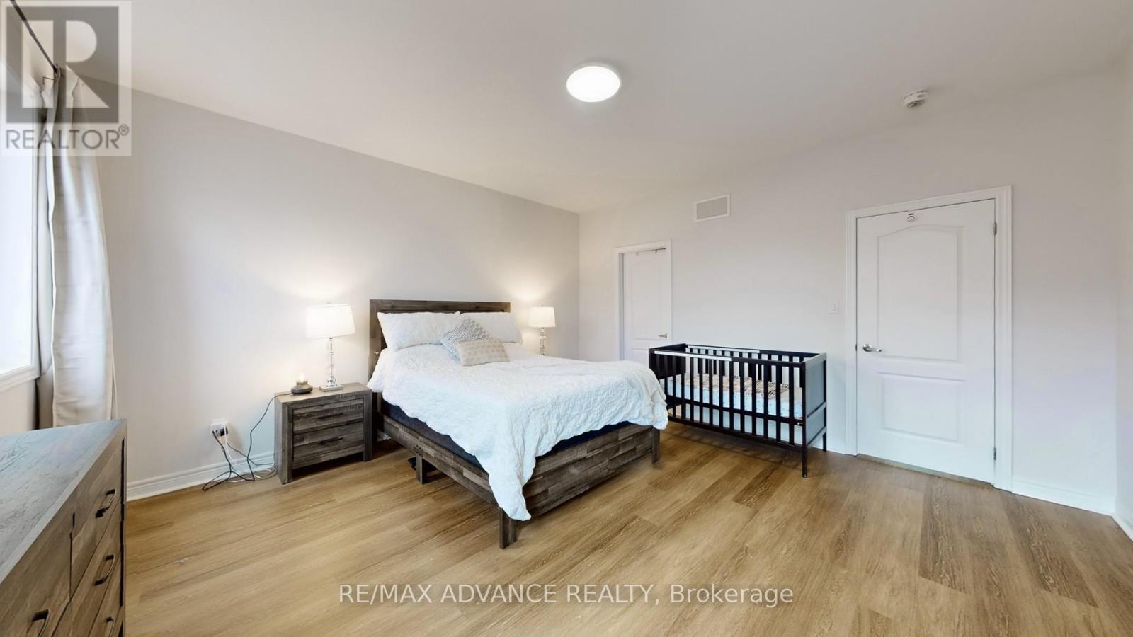 127 Decast Crescent, Markham, Ontario  L6B 1N8 - Photo 28 - N12432760