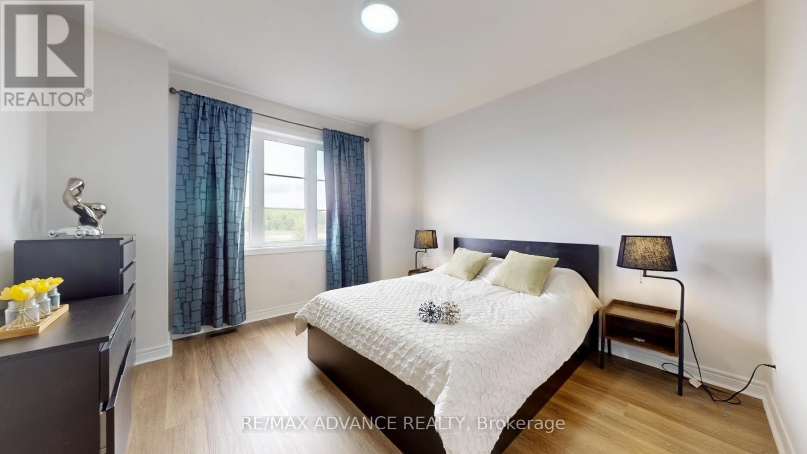 127 Decast Crescent, Markham, Ontario  L6B 1N8 - Photo 32 - N12432760