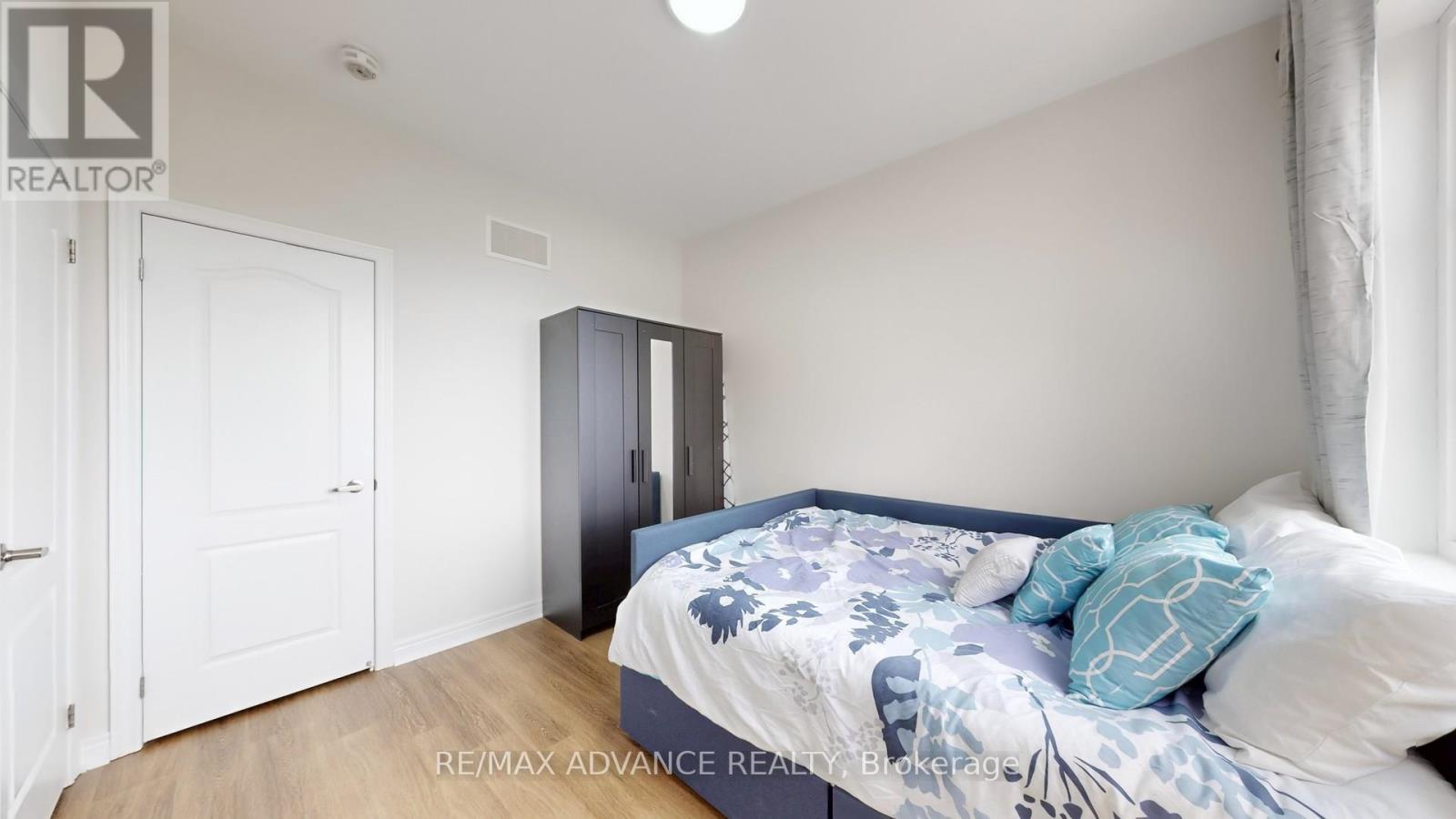 127 Decast Crescent, Markham, Ontario  L6B 1N8 - Photo 38 - N12432760