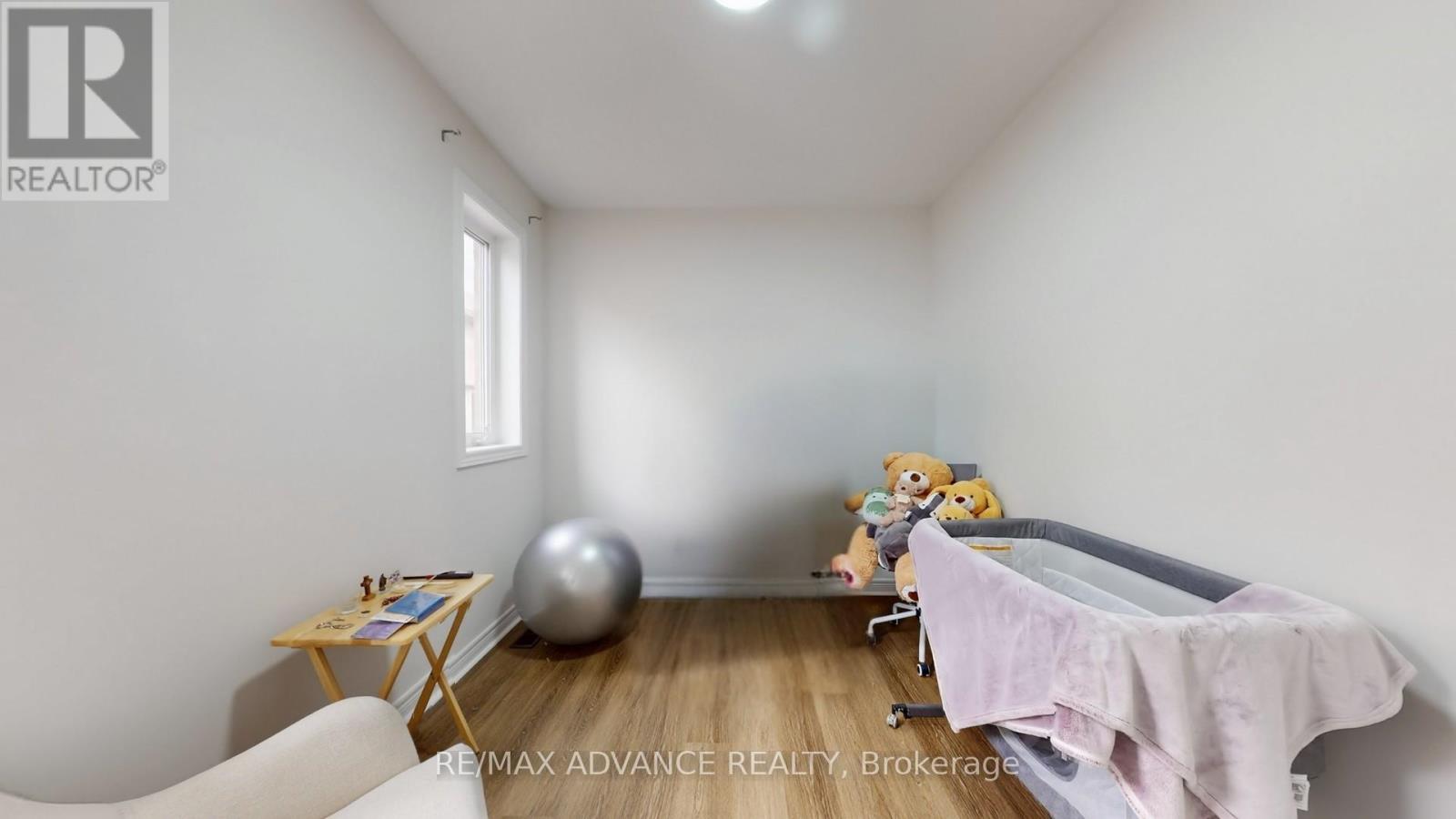 127 Decast Crescent, Markham, Ontario  L6B 1N8 - Photo 39 - N12432760