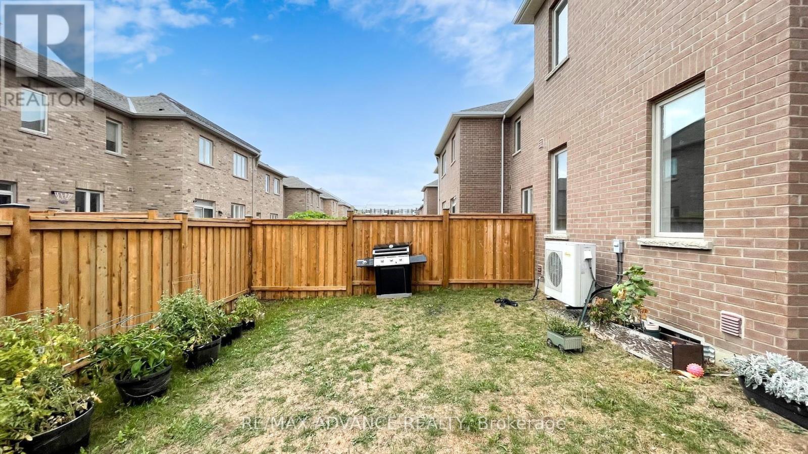 127 Decast Crescent, Markham, Ontario  L6B 1N8 - Photo 45 - N12432760