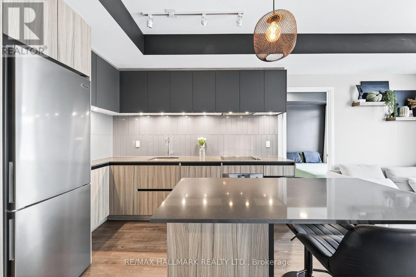 901 - 7950 BATHURST STREET, Vaughan, Ontario