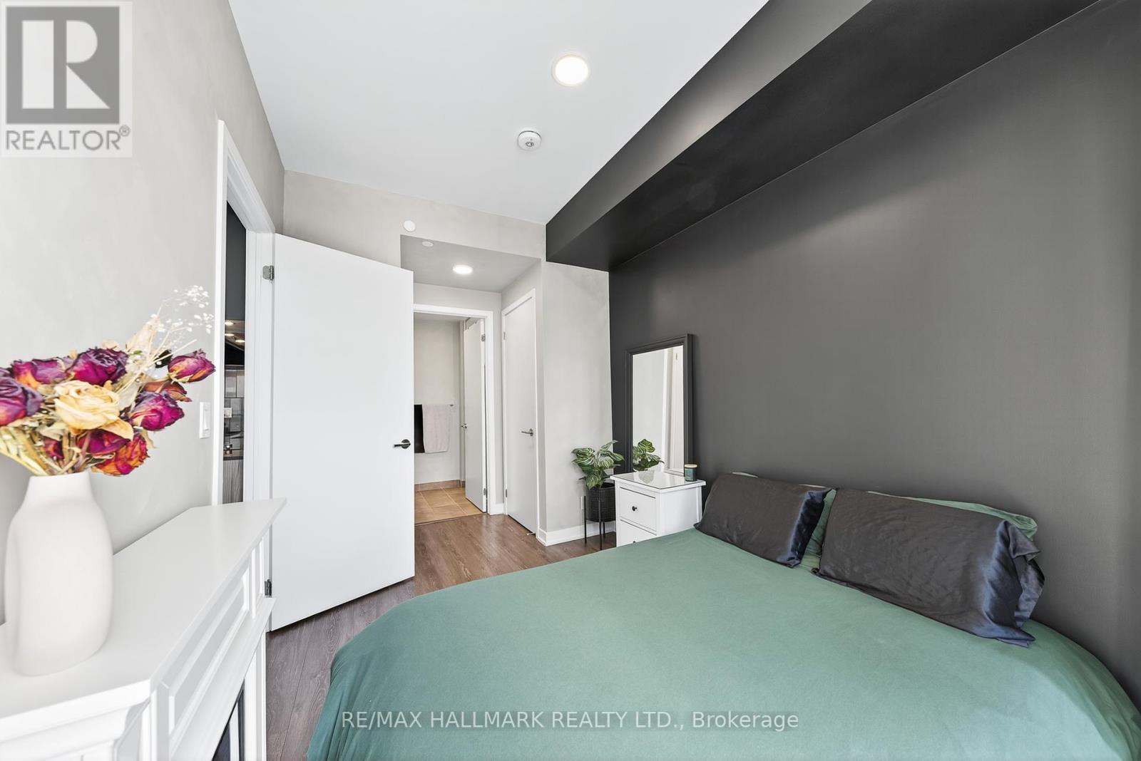 901 - 7950 Bathurst Street, Vaughan, Ontario  L4J 0L4 - Photo 11 - N12432782