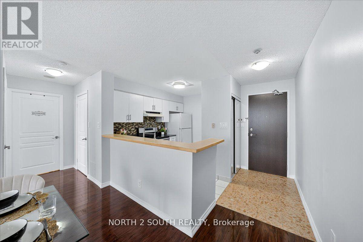 916 - 29 Northern Hts Drive, Richmond Hill, Ontario  L4B 4L8 - Photo 10 - N12432805