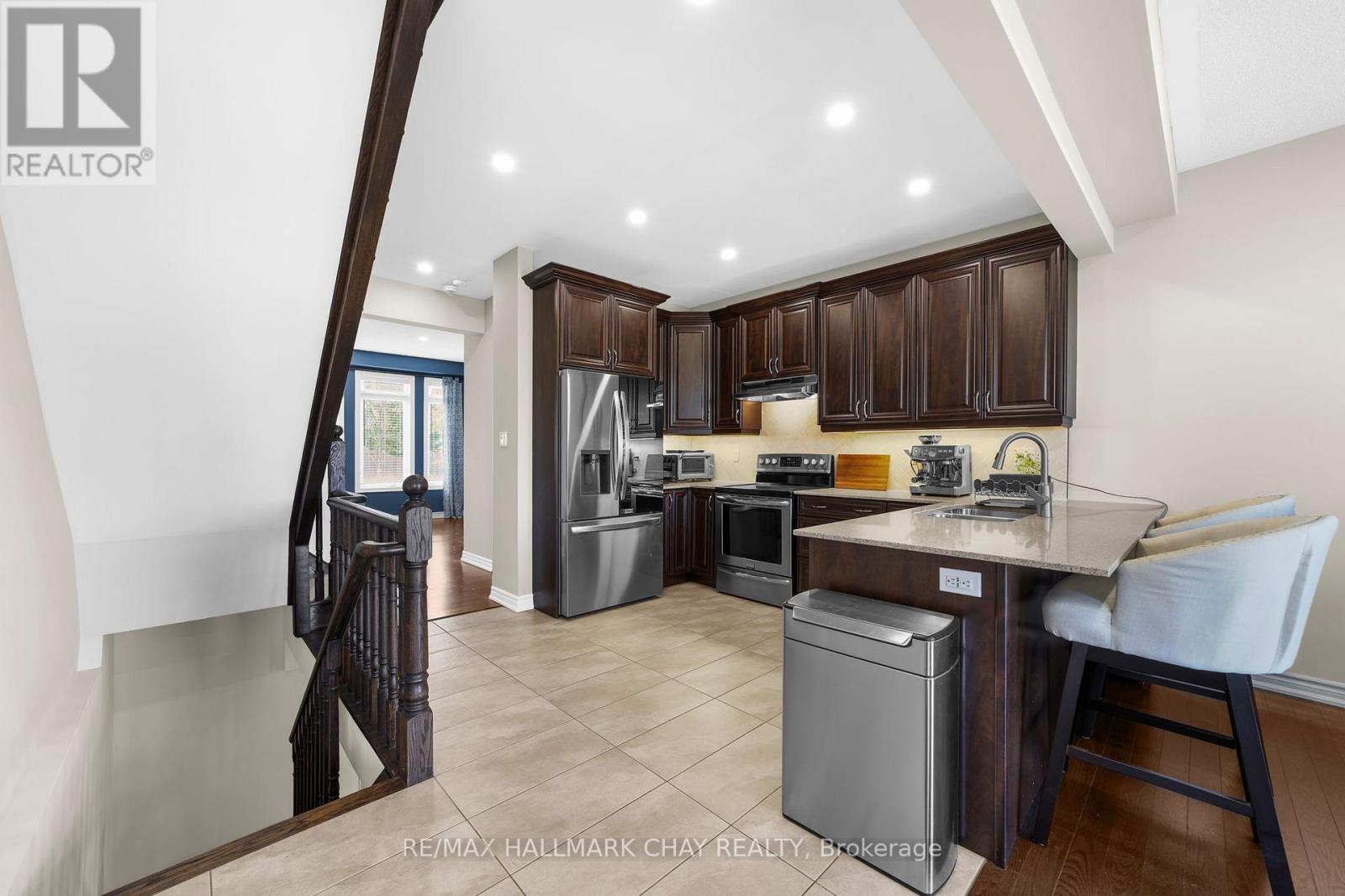 52 Strachan Trail, New Tecumseth, Ontario  L0G 1A0 - Photo 10 - N12432817
