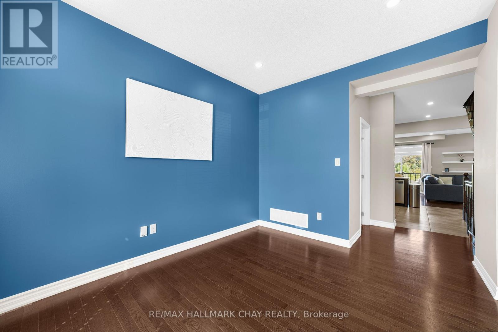 52 Strachan Trail, New Tecumseth, Ontario  L0G 1A0 - Photo 6 - N12432817