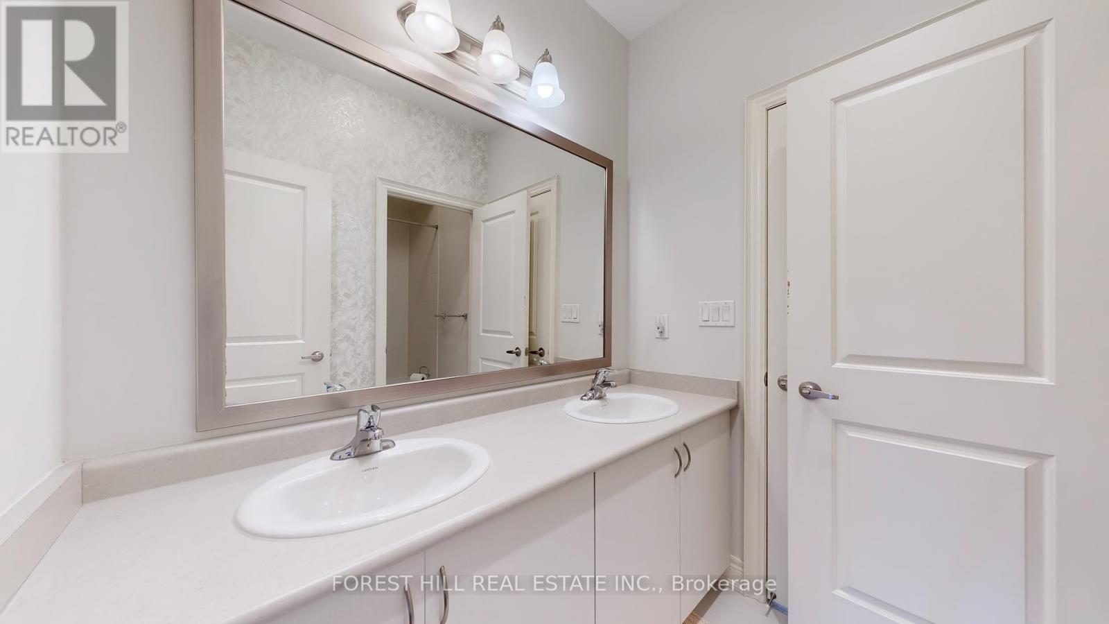 135 Abner Miles Drive, Vaughan, Ontario  L6A 4X4 - Photo 37 - N12432825