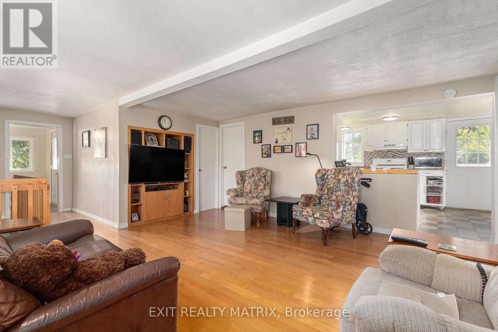 3357 Concession 1 Road, Alfred And Plantagenet, Ontario  K0B 1J0 - Photo 12 - X12432836
