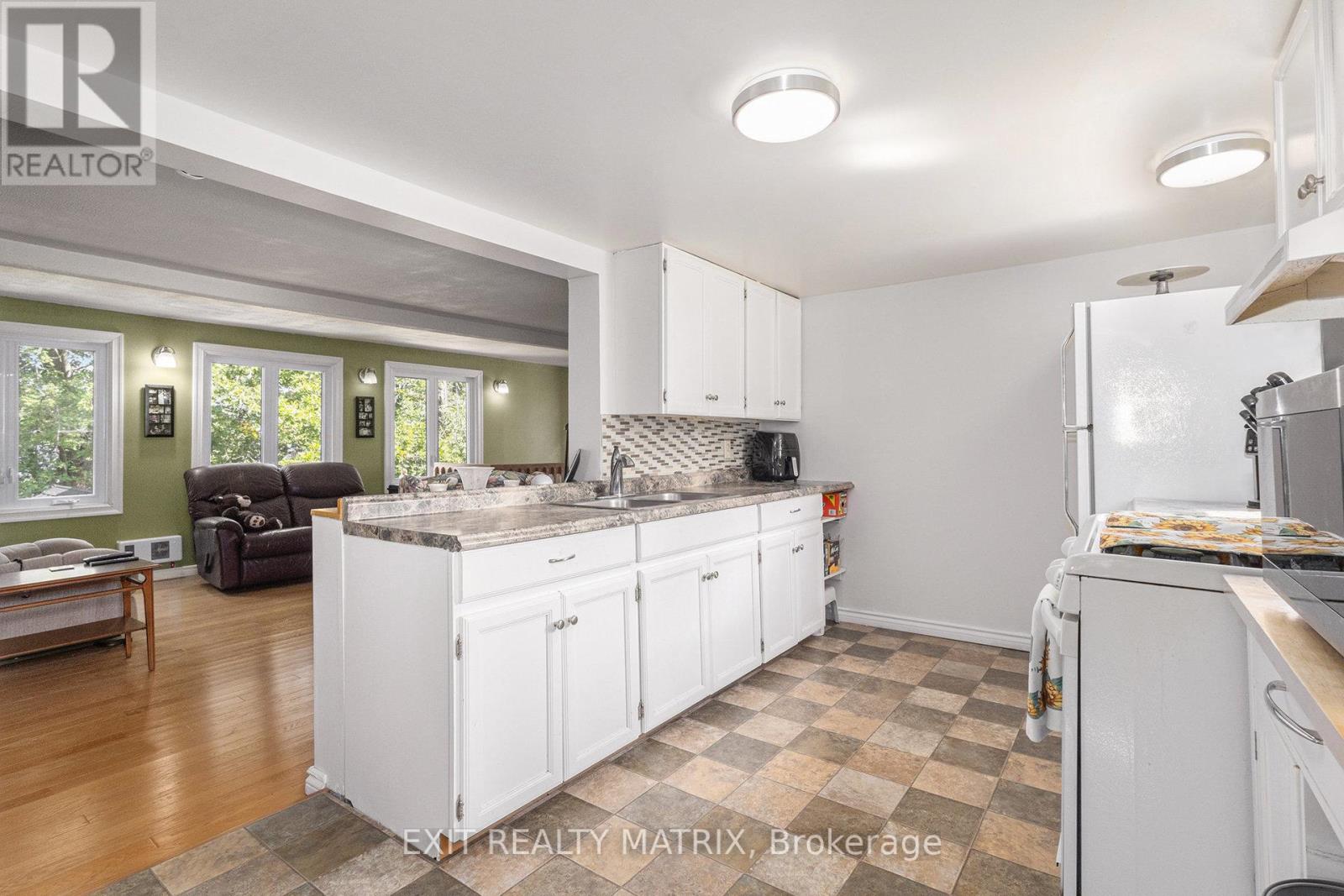 3357 Concession 1 Road, Alfred And Plantagenet, Ontario  K0B 1J0 - Photo 13 - X12432836