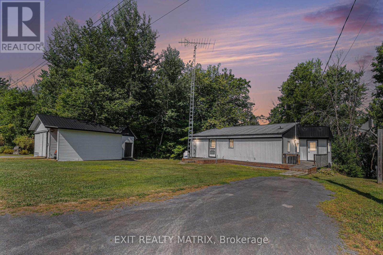 3357 Concession 1 Road, Alfred And Plantagenet, Ontario  K0B 1J0 - Photo 9 - X12432836
