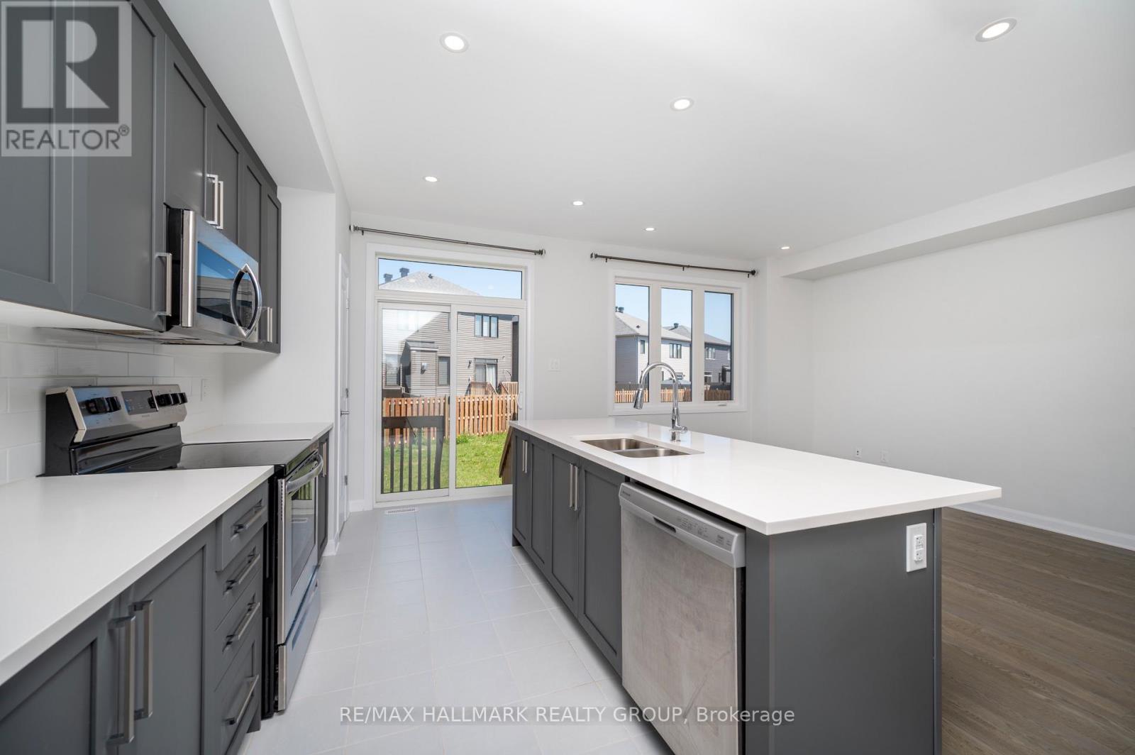 315 Blossom Pass Terrace, Ottawa, Ontario  K4A 5P1 - Photo 11 - X12432841