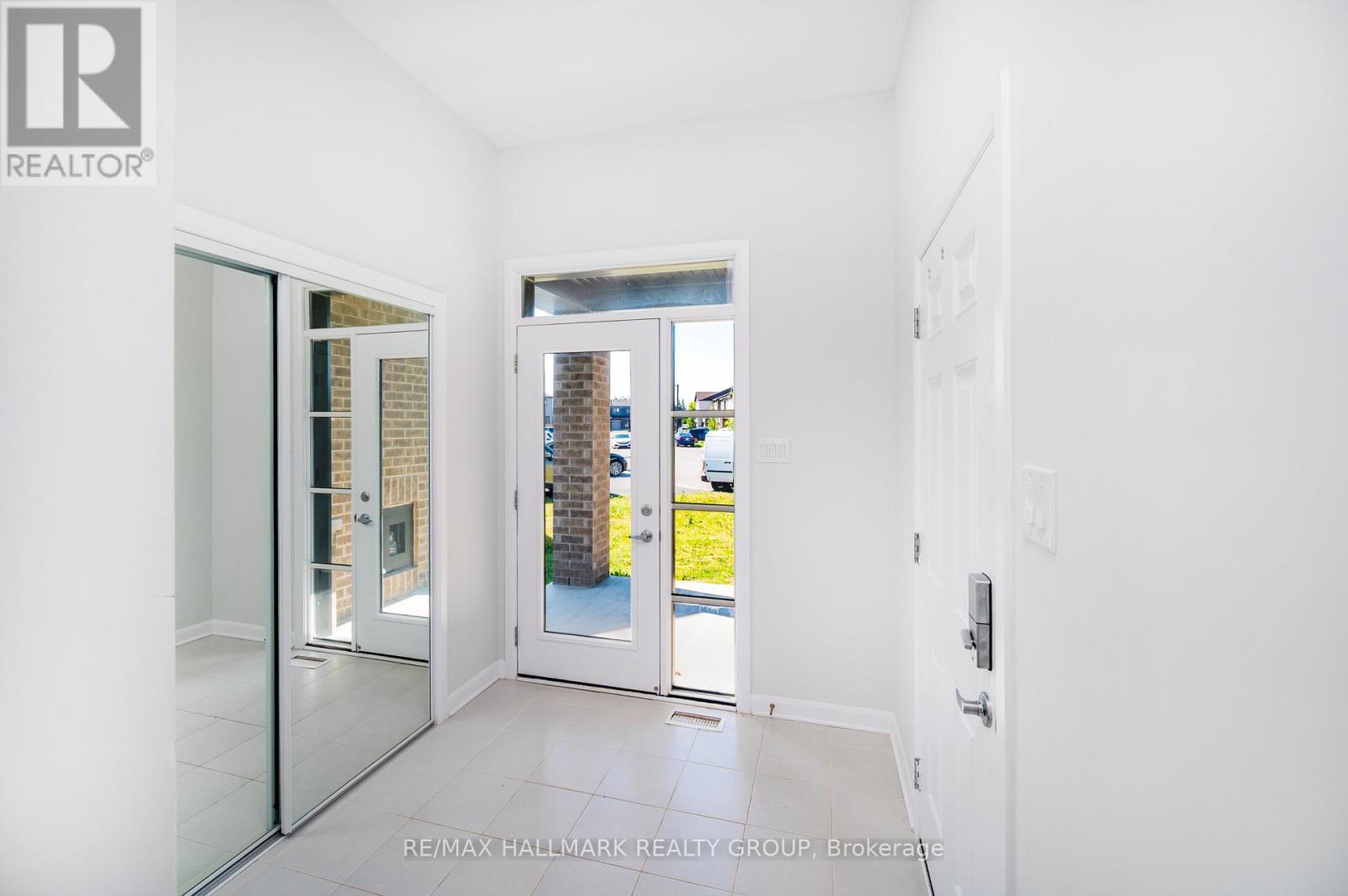 315 Blossom Pass Terrace, Ottawa, Ontario  K4A 5P1 - Photo 3 - X12432841