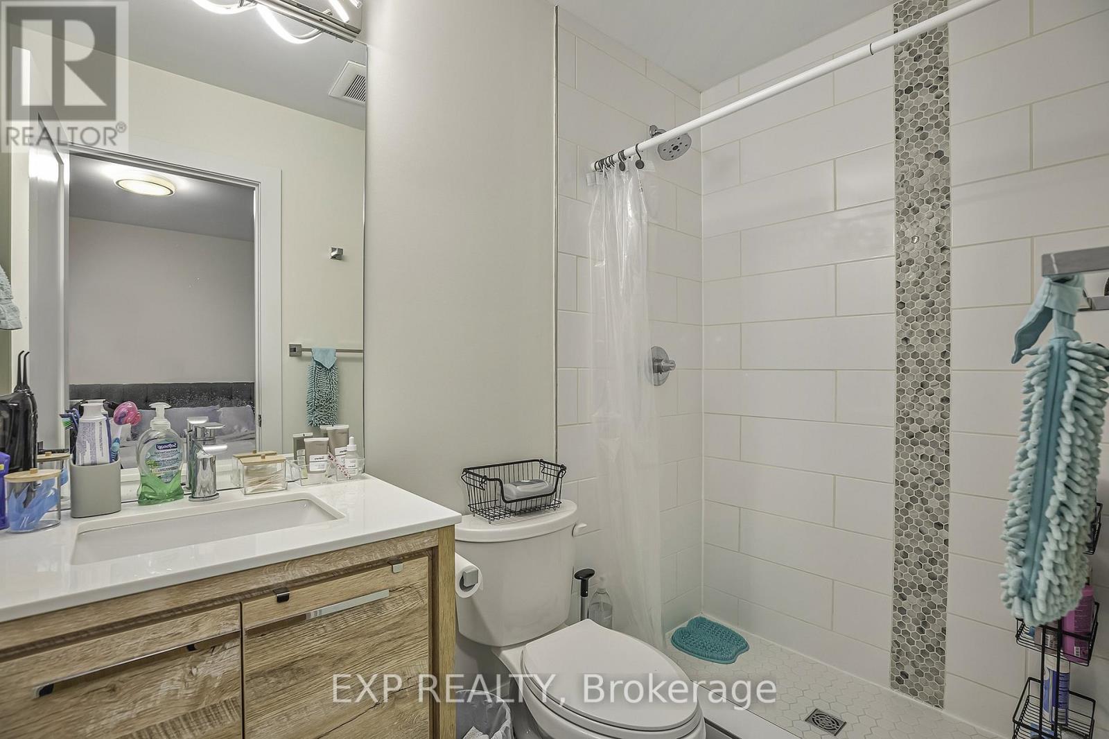 B - 527 Broadhead Avenue, Ottawa, Ontario  K1Z 5R9 - Photo 12 - X12432842