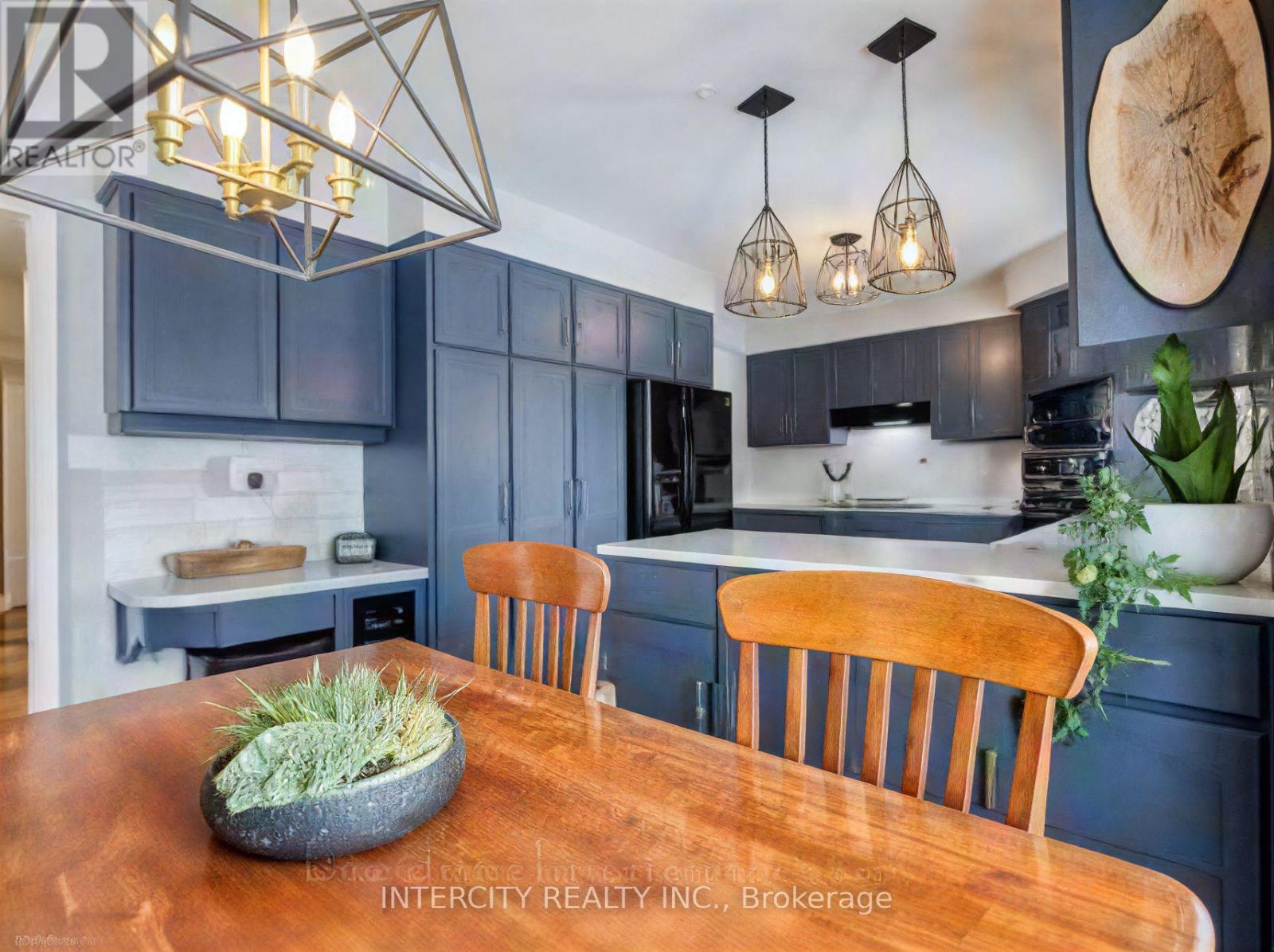 132 John Davies Drive E, Woodstock, Ontario  N4T 1N1 - Photo 6 - X12427253
