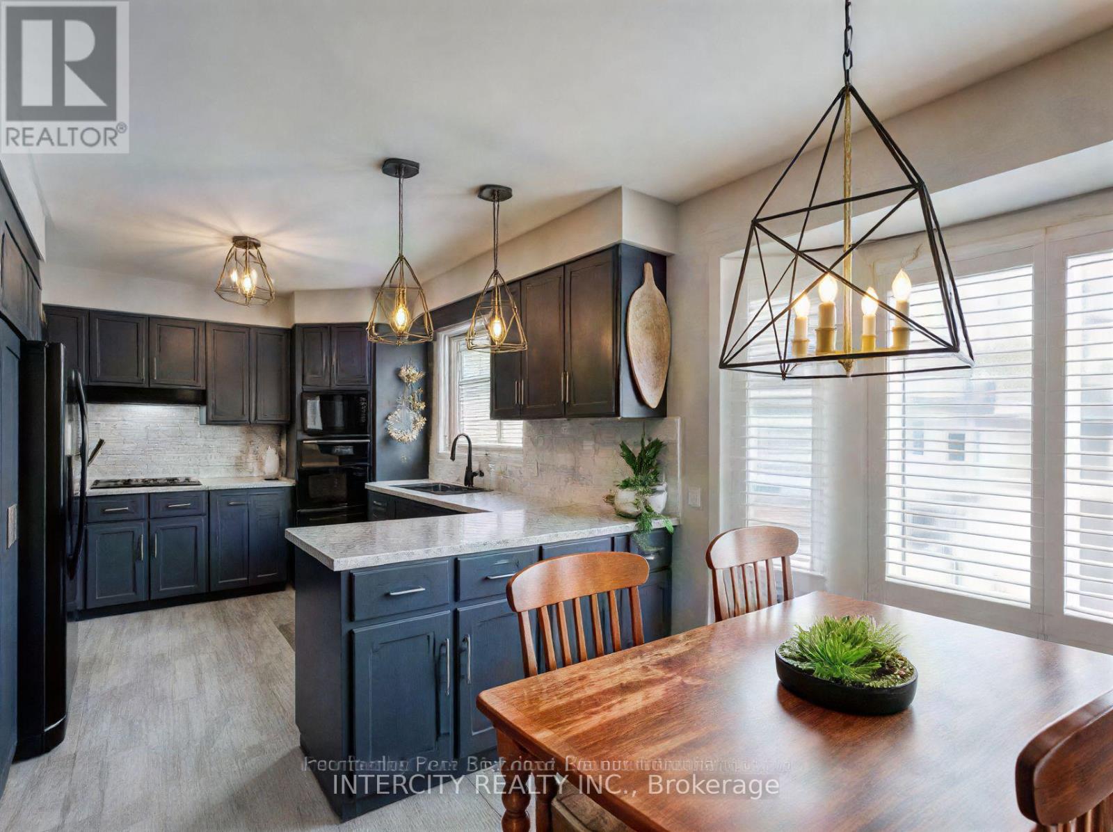 132 John Davies Drive E, Woodstock, Ontario  N4T 1N1 - Photo 7 - X12427253