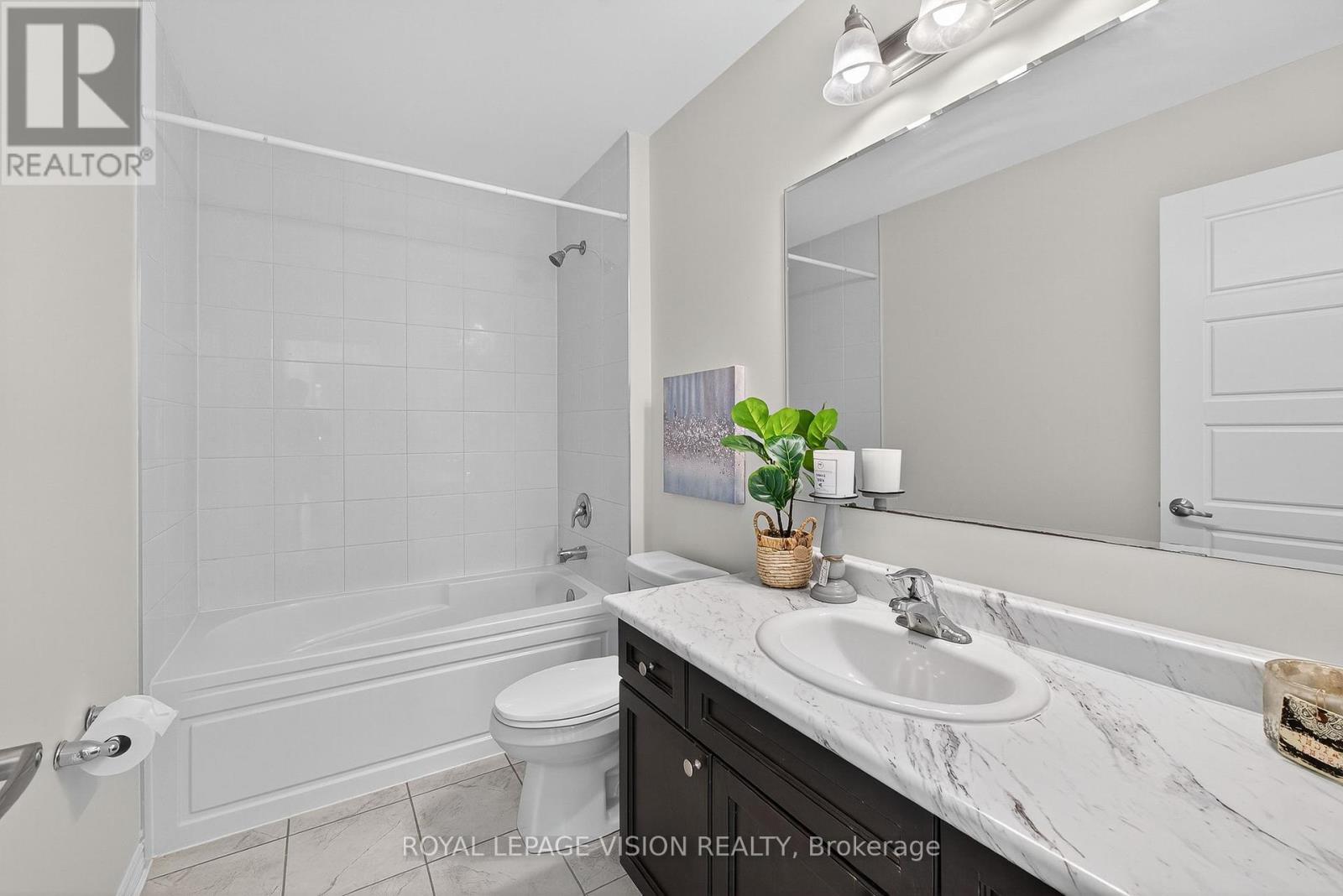 43 Watermill Street, Kitchener, Ontario  N2P 2X6 - Photo 14 - X12429154