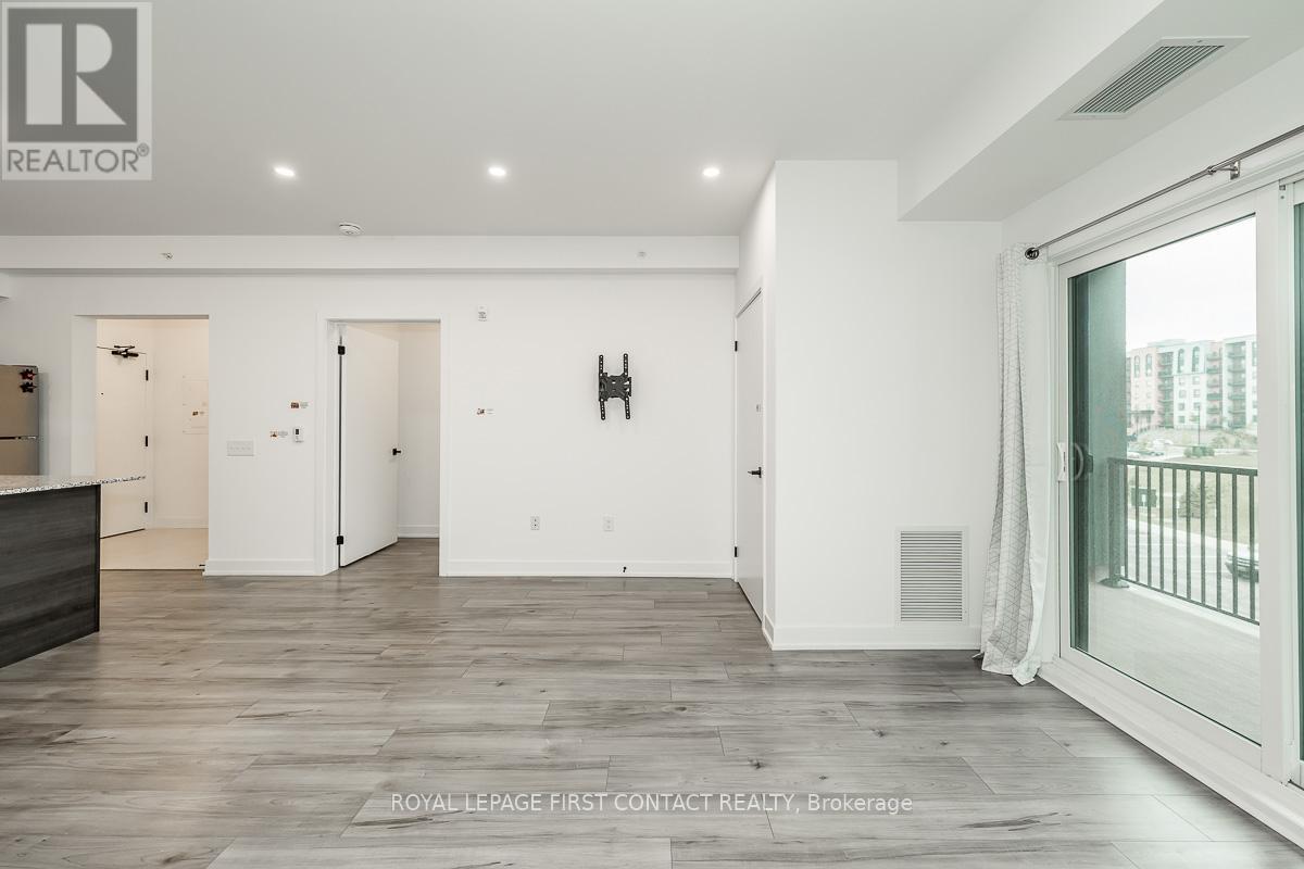 207 - 1 Chef Lane, Barrie (Innis-Shore), Ontario  L9J 0T1 - Photo 13 - S12432818
