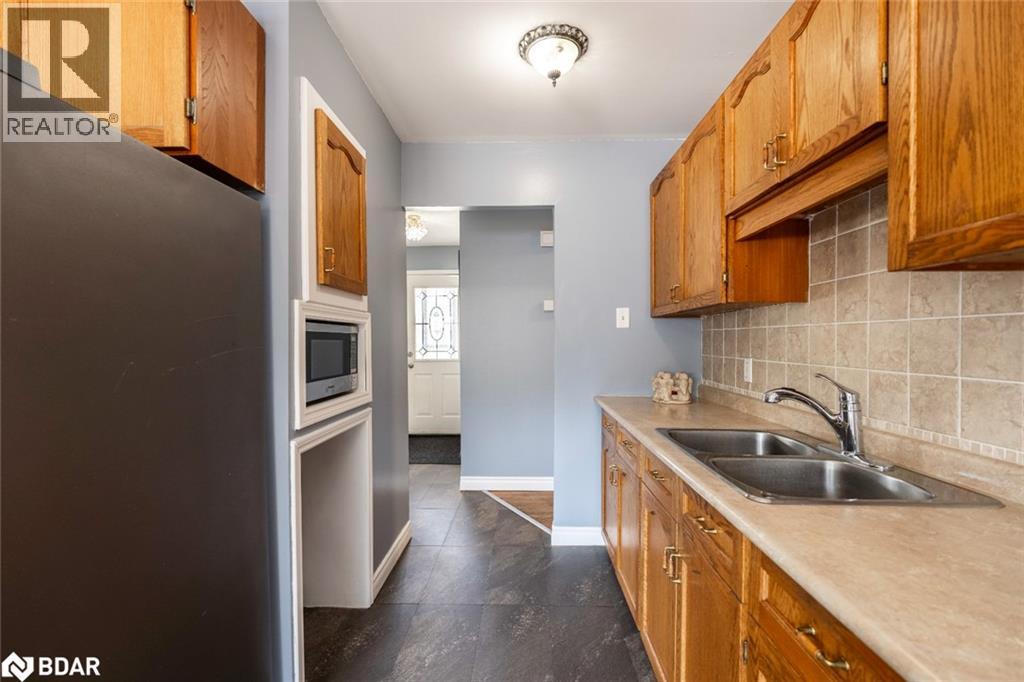 35 Ashburton Crescent, Essa, Ontario  L0M 1B0 - Photo 4 - 40774591