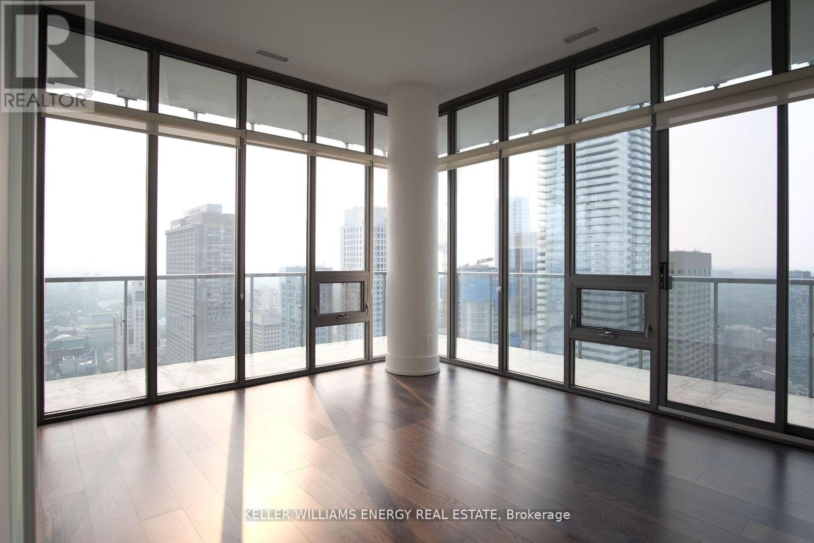 4305 - 33 Charles Street E, Toronto, Ontario  M4Y 0A2 - Photo 2 - C12432835