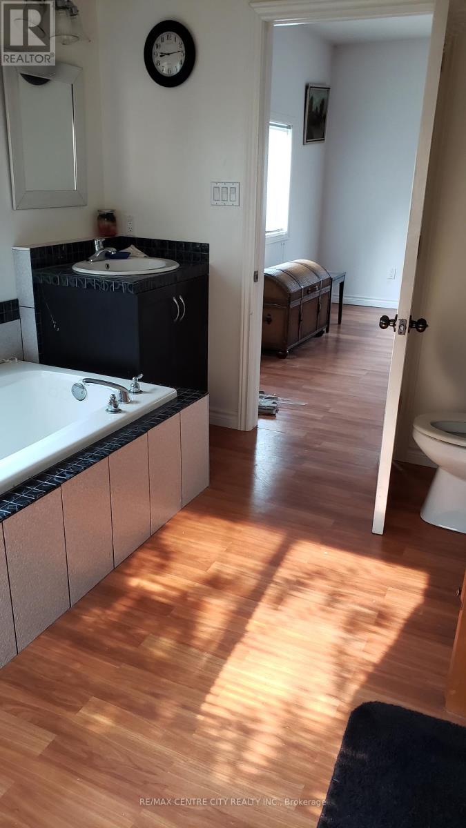 328 Erie Street, Central Elgin, Ontario  N5L 1E3 - Photo 14 - X12432834