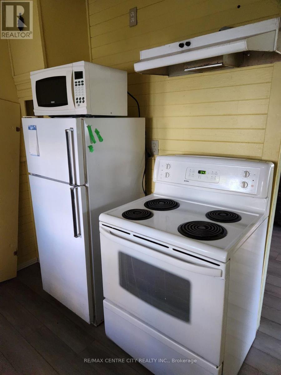 328 Erie Street, Central Elgin, Ontario  N5L 1E3 - Photo 19 - X12432834