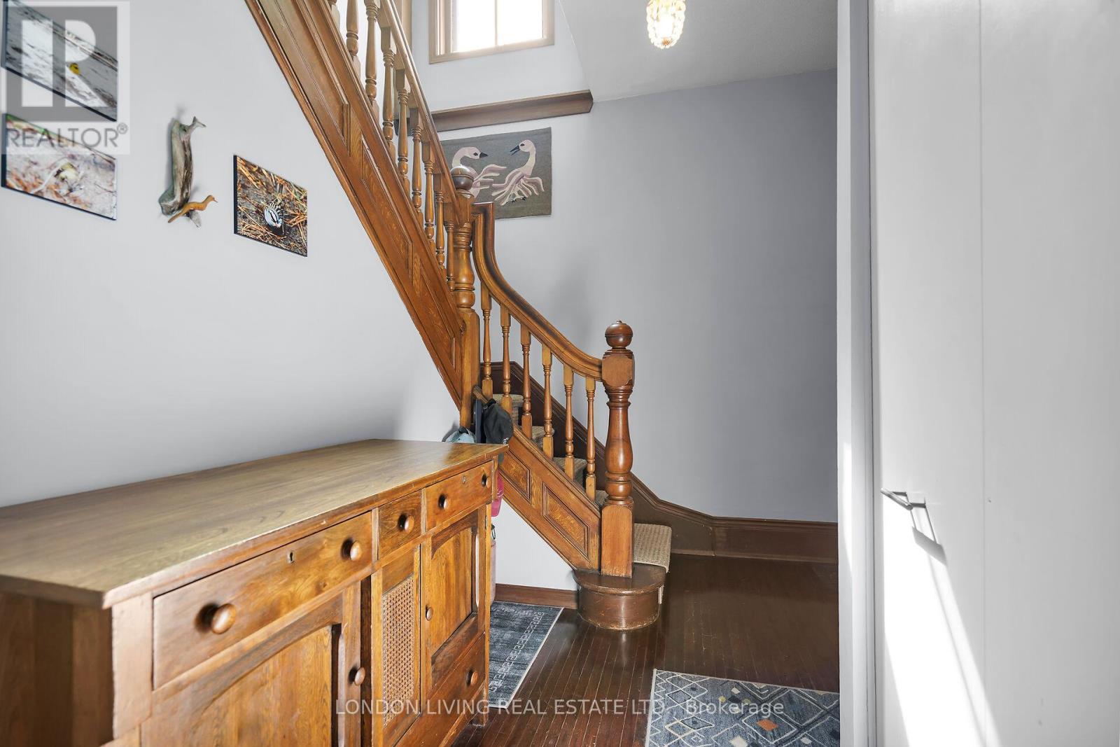 503 Baseline Road E, London South, Ontario  N6C 2P8 - Photo 17 - X12432876