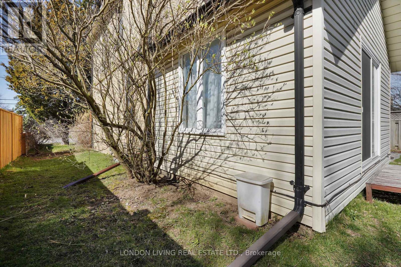 503 Baseline Road E, London South, Ontario  N6C 2P8 - Photo 39 - X12432876
