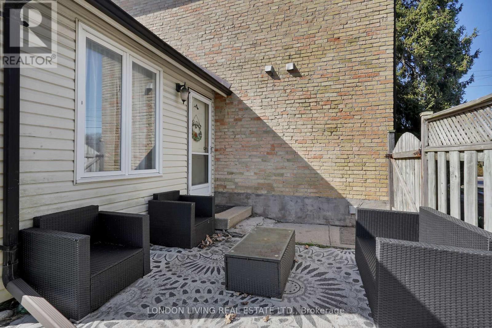 503 Baseline Road E, London South, Ontario  N6C 2P8 - Photo 42 - X12432876