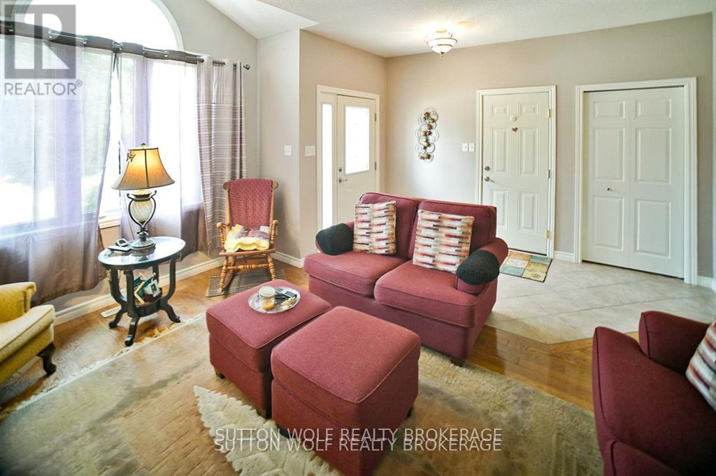 42 - 375 Scott Street E, Strathroy-Caradoc, Ontario  N7G 4G7 - Photo 13 - X12432879