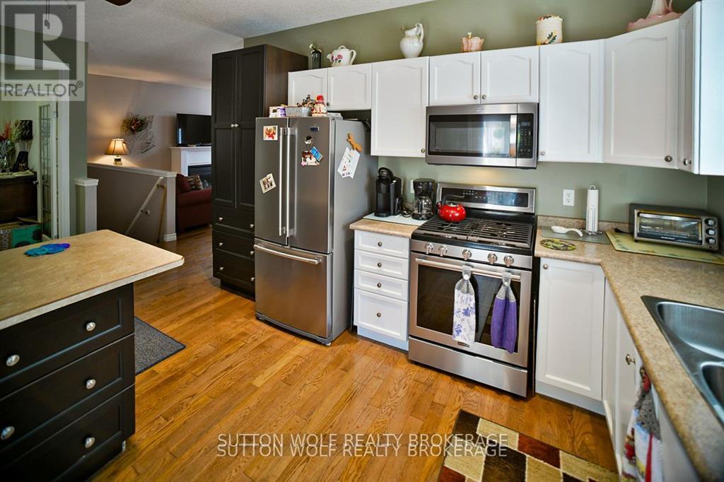 42 - 375 Scott Street E, Strathroy-Caradoc, Ontario  N7G 4G7 - Photo 17 - X12432879